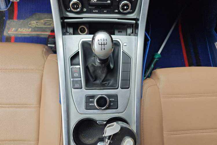 Used Yema T80 2017 1.5T Manual Xuan Dong Edition Gear Lever
