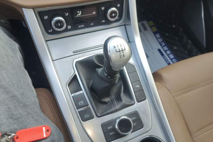 Used Yema T80 2017 1.5T Manual Xuan Dong Edition Gear Lever