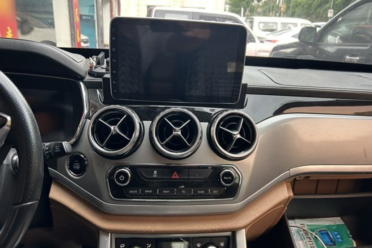Used Yema T80 2017 1.5T Manual Cool Edition Interior 2