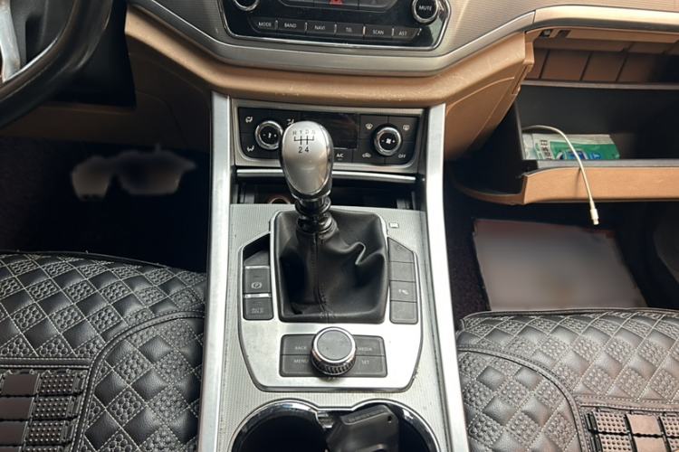 Used Yema T80 2017 1.5T Manual Cool Edition Interior 3