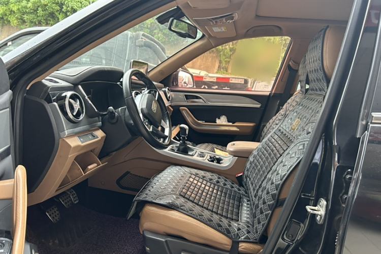 Used Yema T80 2017 1.5T Manual Cool Edition Interior 4