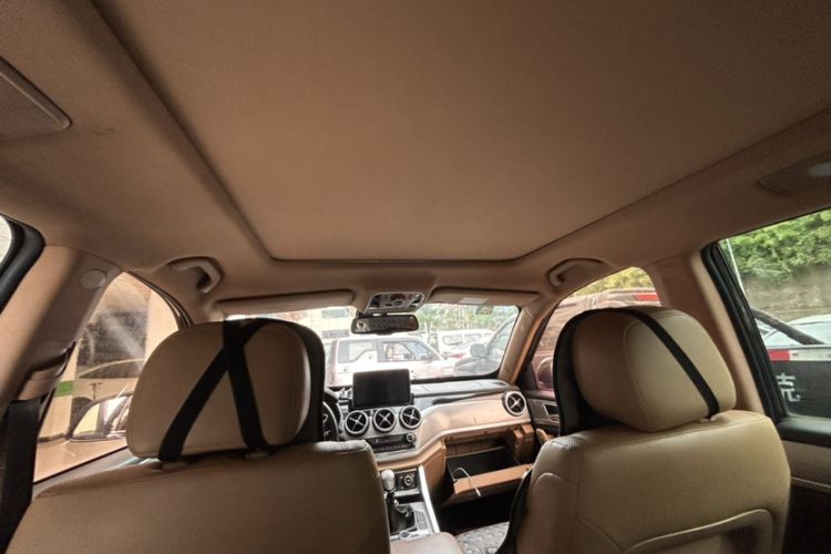 Used Yema T80 2017 1.5T Manual Cool Edition Interior 6