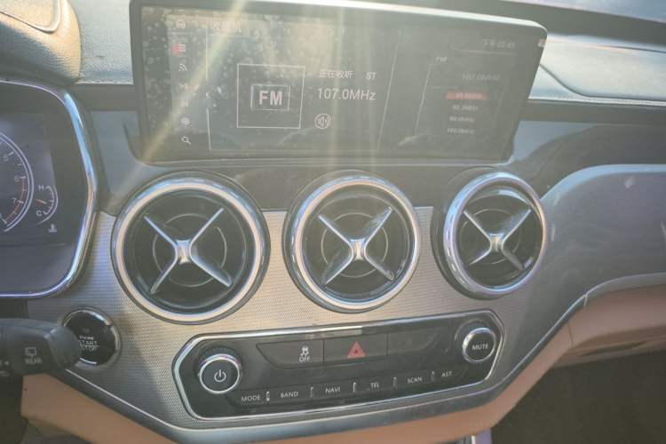 Used Yema T80 2017 1.5T Manual Cool Edition Audio And AC Panel