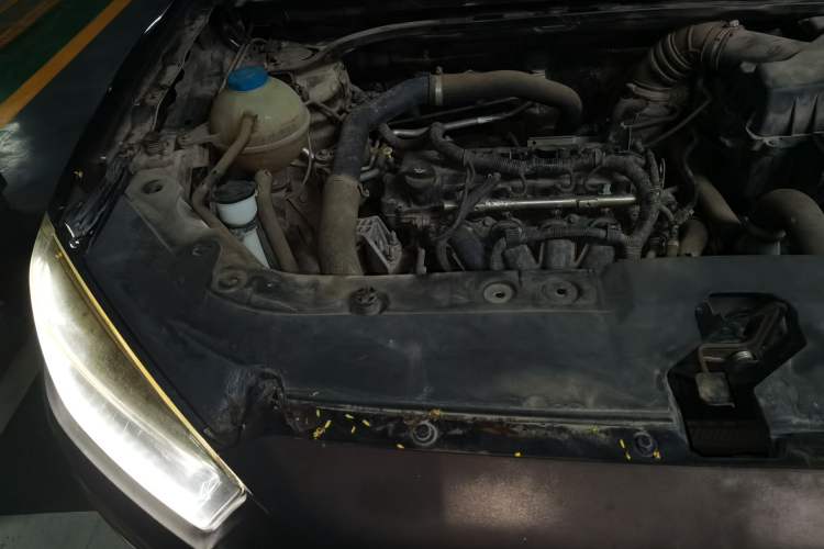 Used Yema T80 2017 1.5T Manual Cool Edition Engine Bay Right