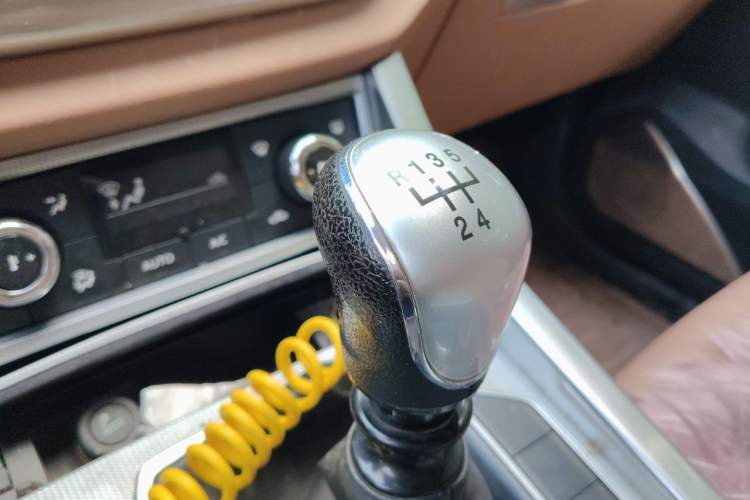 Used Yema T80 2017 1.5T Manual Cool Edition Gear Lever