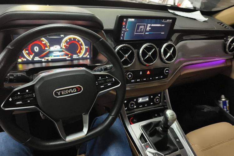 Used Yema T80 2017 1.5T Manual Cool Edition Interior 2