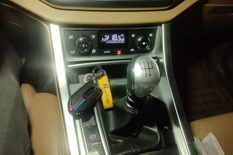 Used Yema T80 2017 1.5T Manual Cool Edition Gear Lever