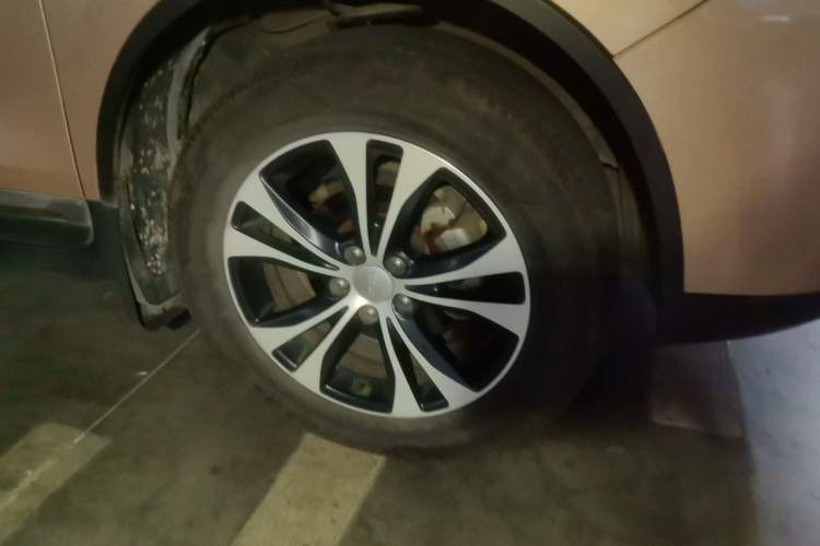 Used Yema T80 2017 1.5T Manual Cool Edition Right Front Wheel Hub