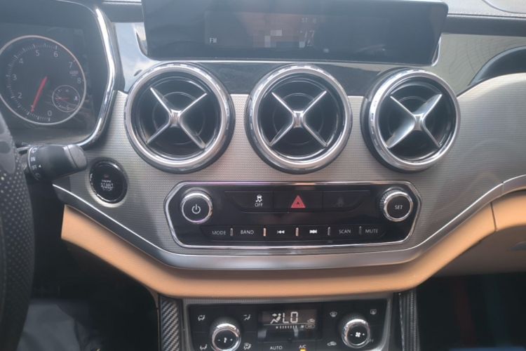 Used Yema T80 2017 1.5T Manual Xuanle Edition Audio And AC Panel