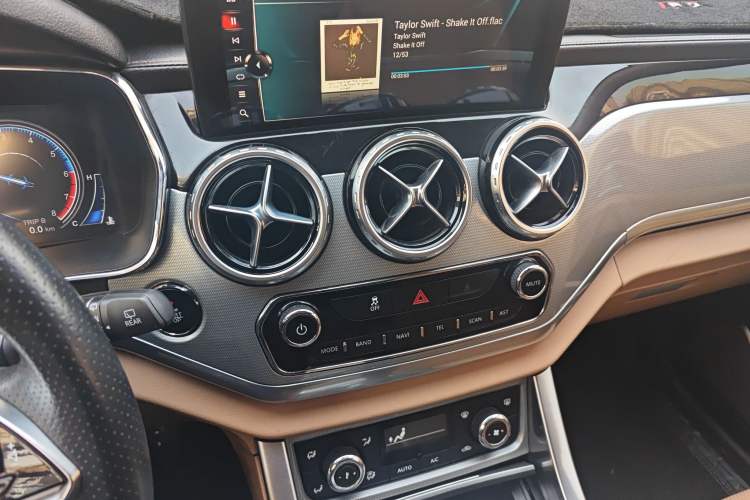 Used Yema T80 2017 1.5T Manual Cool Edition Audio And AC Panel