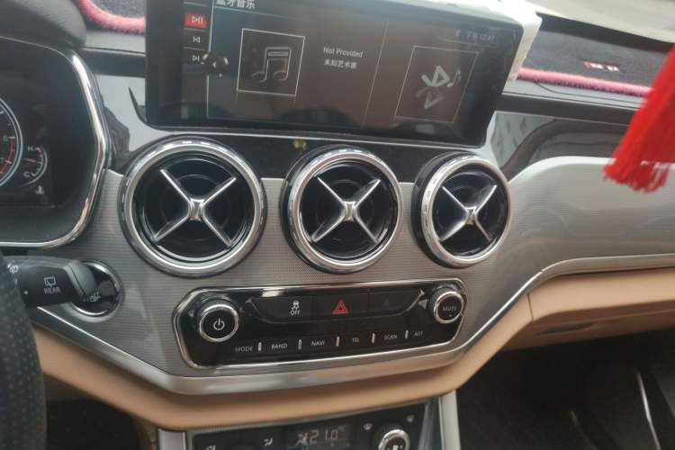 Used Yema T80 2017 1.5T Manual Cool Edition Audio And AC Panel