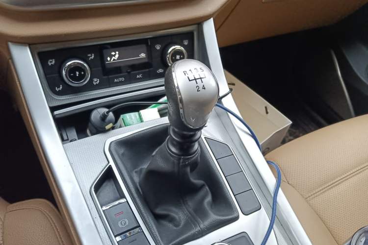 Used Yema T80 2017 1.5T Manual Xuan Dong Edition Gear Lever