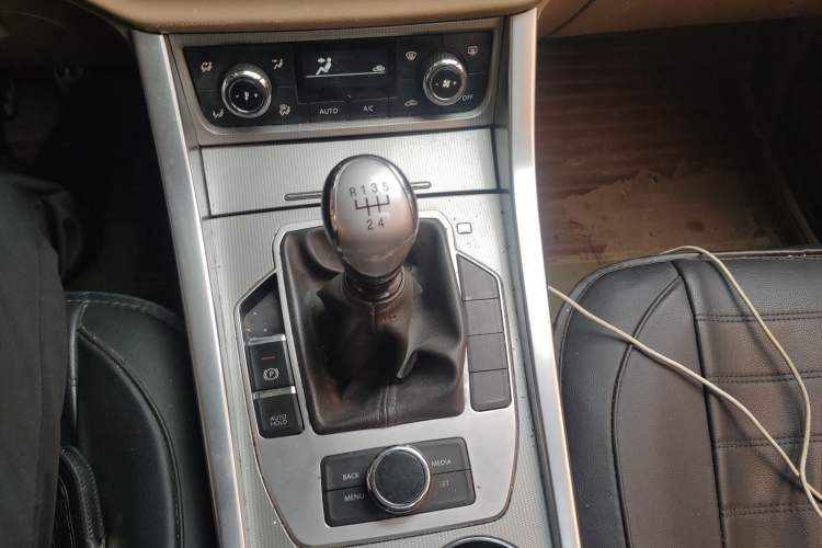 Used Yema T80 2017 1.5T Manual Xuan Dong Edition Gear Lever
