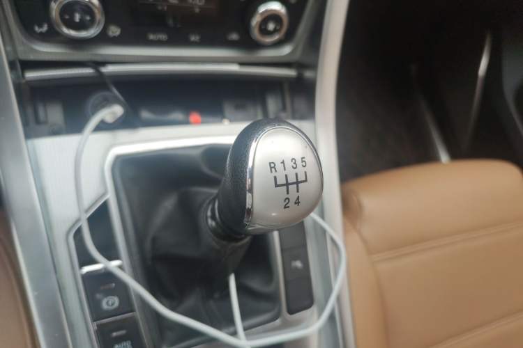 Used Yema T80 2017 1.5T Manual Cool Edition Gear Lever