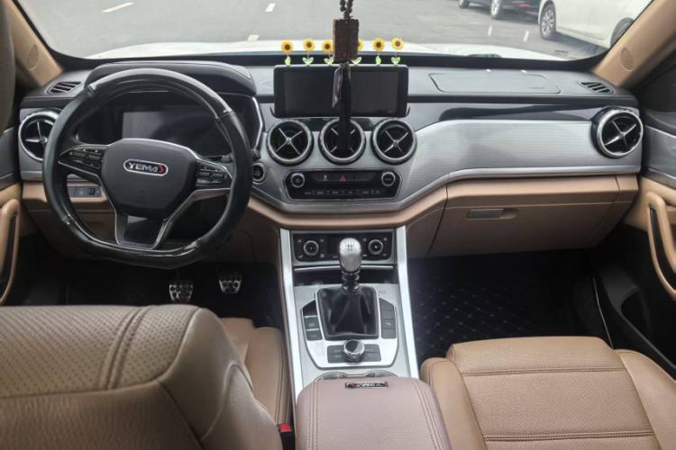 Used Yema T80 2017 1.5T Manual Cool Edition Interior 2