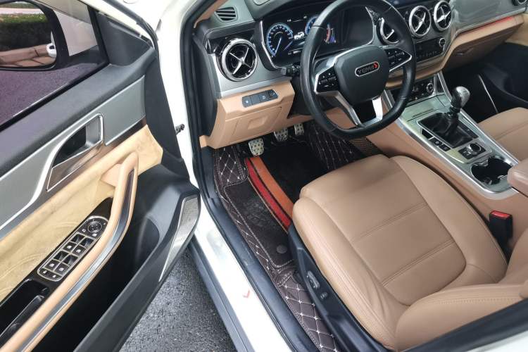 Used Yema T80 2017 1.5T Manual Cool Edition Interior 2