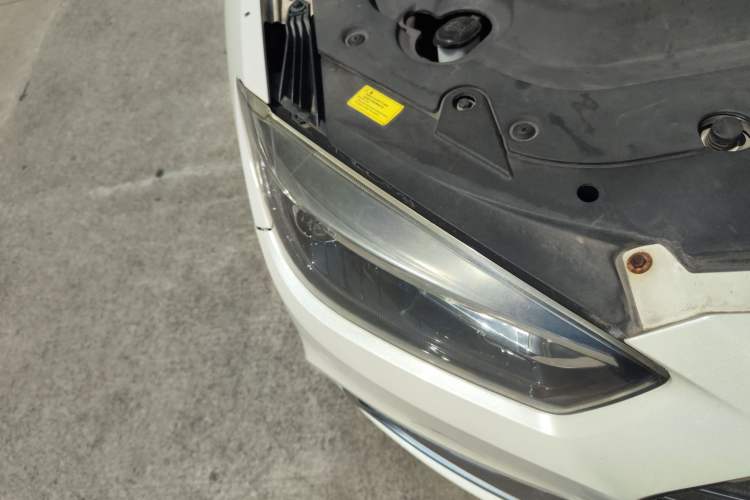 Used Yema T80 2017 1.5T Manual Cool Edition Right Front Headlight