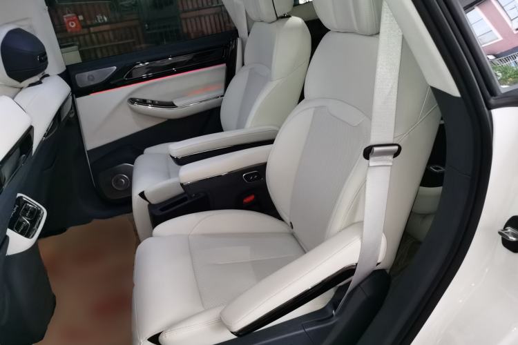 Used Yuanhang H8 2024 560 km All-Wheel Drive Premium Edition Left Rear Seat