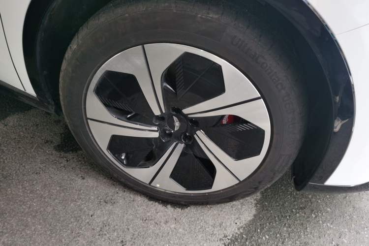Used Yuanhang H8 2024 560 km All-Wheel Drive Premium Edition Right Front Wheel Hub