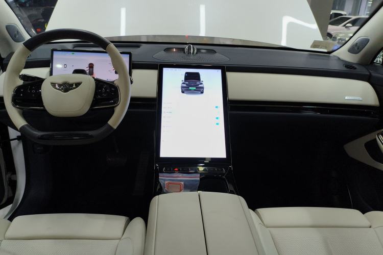Used Yuanhang H8 2023 560 km All-Wheel Drive Premium Edition Center Console