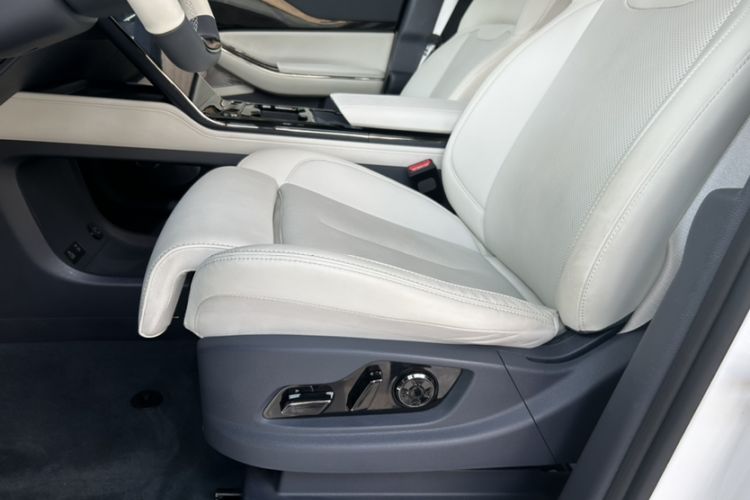 Used Yuanhang H8 2023 610 km Rear-Drive Luxury Version Interior 1