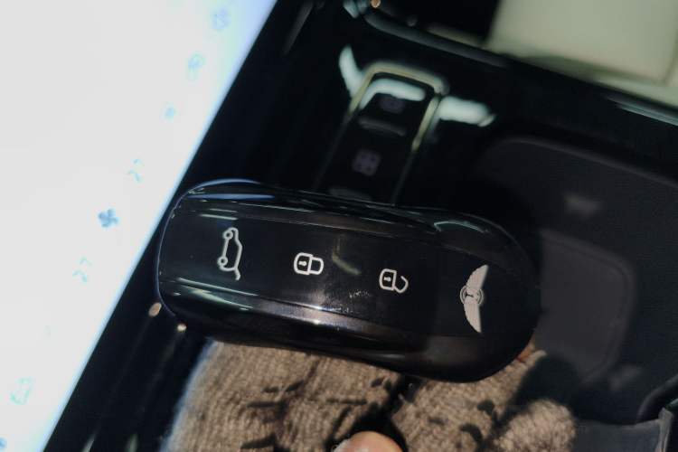 Used Yuanhang H8 2023 560 km All-Wheel Drive Premium Edition Interior 1