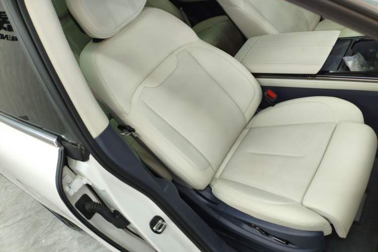 Used Yuanhang H8 2023 560 km All-Wheel Drive Premium Edition Right Front Seat