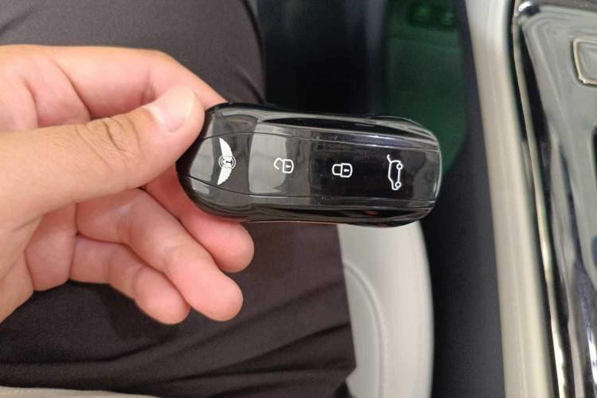 Used Yuanhang H8 2023 610 km Rear-Drive Luxury Version Vehicle Key