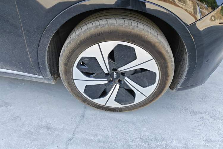 Used Yuanhang H8 2024 560 km Rear-Drive Smart Enjoyment Launch Edition Right Front Wheel Hub