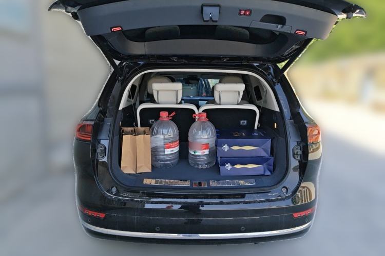 Used Yuanhang H8 2024 560 km Rear-Drive Smart Enjoyment Launch Edition Trunk