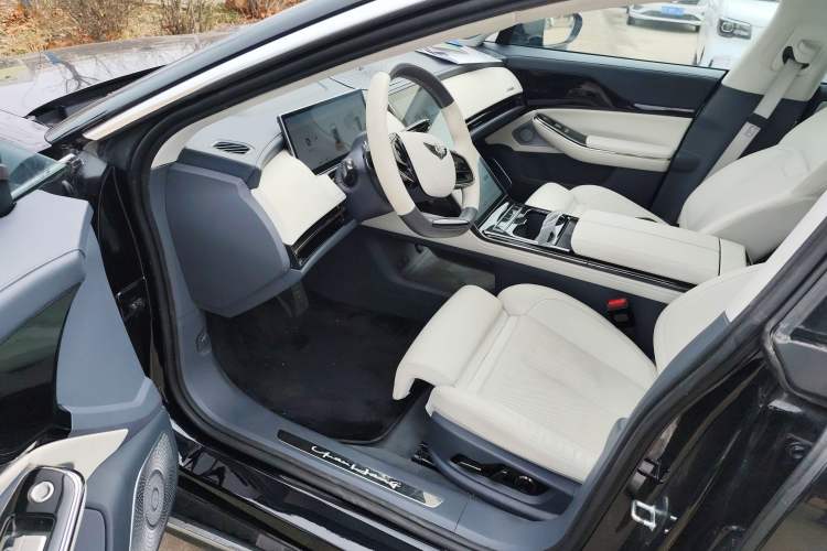 Used Yuanhang Y6 2023 620 km All-Wheel Drive Premium Edition Driver Seat