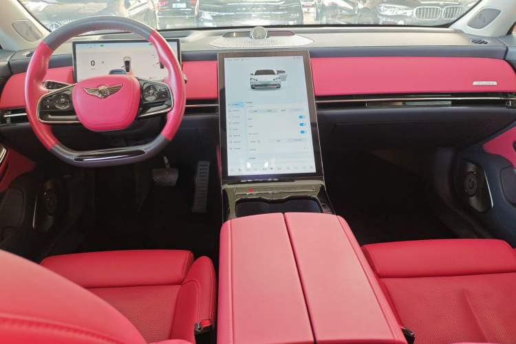 Used Yuanhang Y6 2023 720 km Range Rear-Drive Luxury Version Interior 2