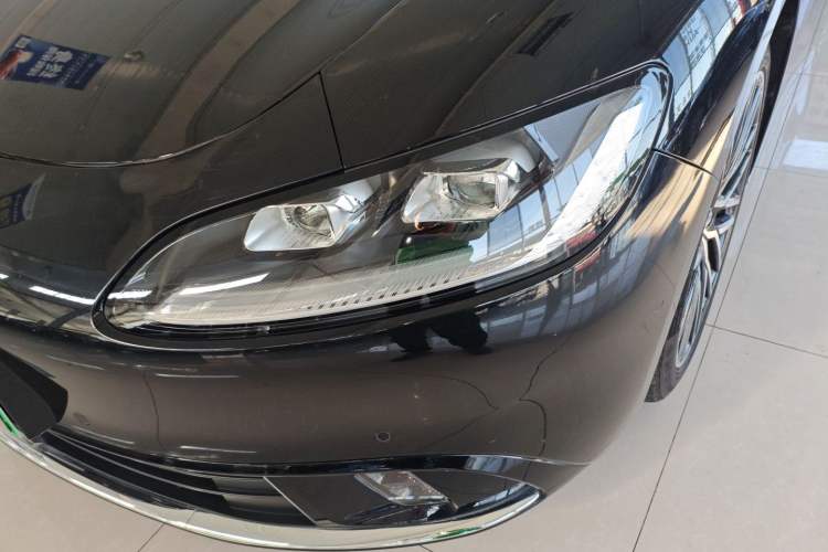 Used Yuanhang Y6 2023 720 km Range Rear-Drive Luxury Version Left Front Headlight