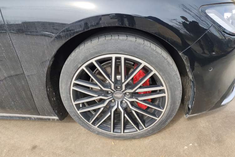 Used Yuanhang Y6 2023 620 km All-Wheel Drive Premium Edition Right Front Wheel Hub