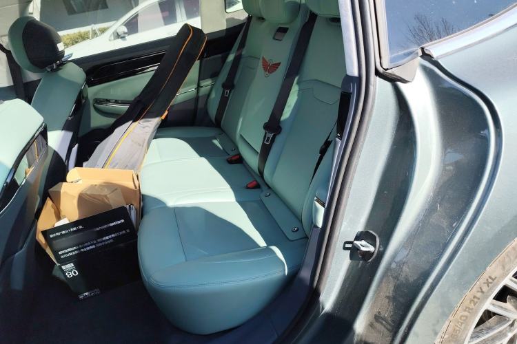 Used Yuanhang Y6 2023 620 km All-Wheel Drive Premium Edition Left Rear Seat