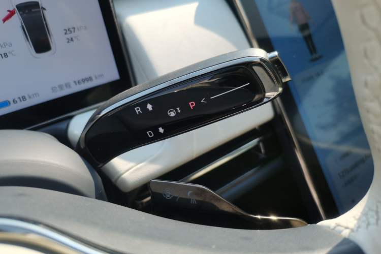 Used Yuanhang Y6 2023 620 km All-Wheel Drive Premium Edition Gear Lever