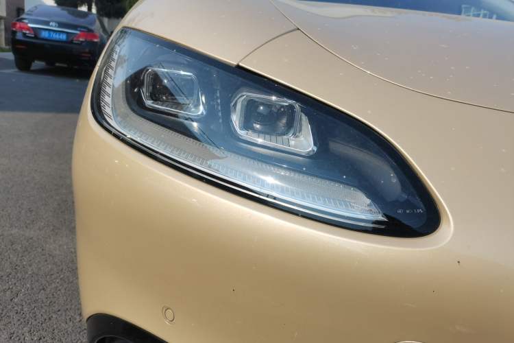 Used Yuanhang Y6 2023 620 km All-Wheel Drive Premium Edition Right Front Headlight