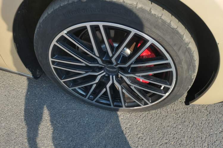 Used Yuanhang Y6 2023 620 km All-Wheel Drive Premium Edition Right Front Wheel Hub