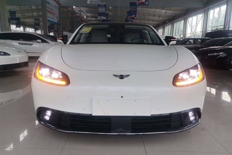 Used Yuanhang Y6 2023 620 km All-Wheel Drive Premium Edition Exterior 1