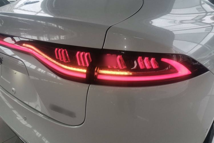 Used Yuanhang Y6 2023 620 km All-Wheel Drive Premium Edition Exterior 6