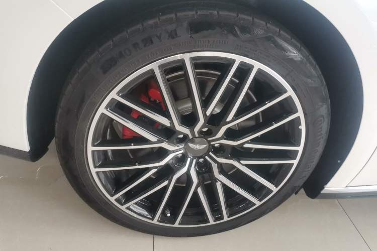 Used Yuanhang Y6 2023 620 km All-Wheel Drive Premium Edition Exterior 8