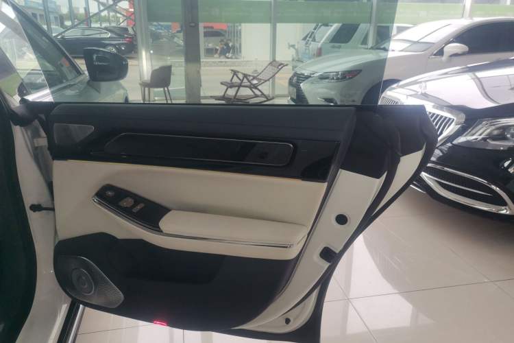 Used Yuanhang Y6 2023 620 km All-Wheel Drive Premium Edition Interior 6