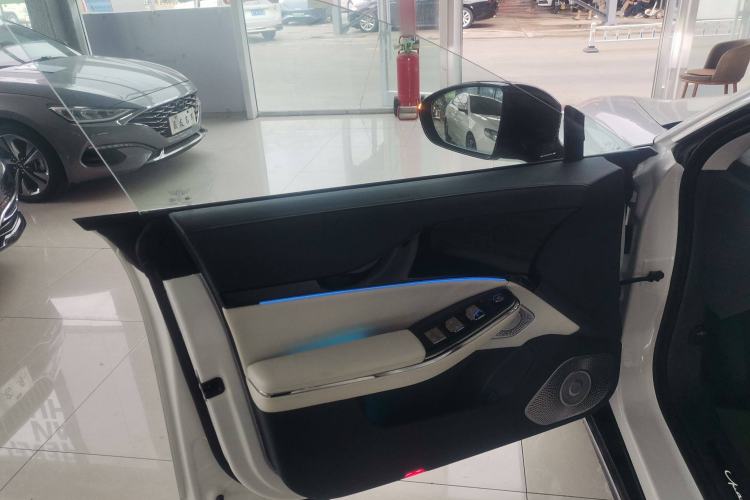 Used Yuanhang Y6 2023 620 km All-Wheel Drive Premium Edition Interior 7