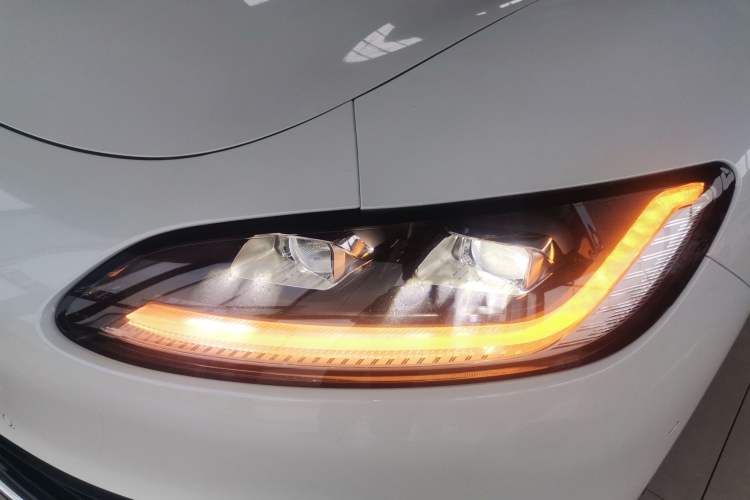 Used Yuanhang Y6 2023 620 km All-Wheel Drive Premium Edition Left Front Headlight