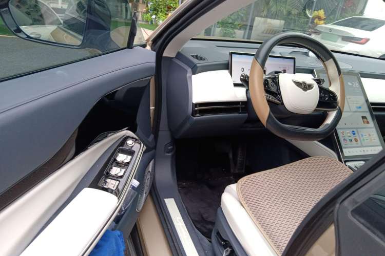 Used Yuanhang Y6 2023 620 km All-Wheel Drive Premium Edition Driver Seat