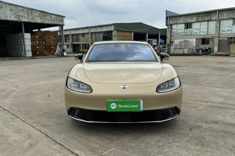 Used Yuanhang Y6 2023 620 km All-Wheel Drive Premium Edition Exterior 4