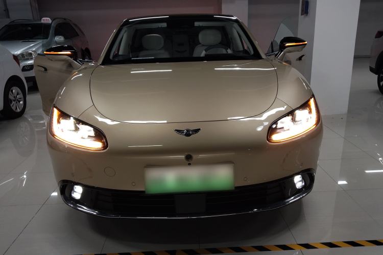 Used Yuanhang Y6 2023 720 km Range Rear-Drive Luxury Version Front