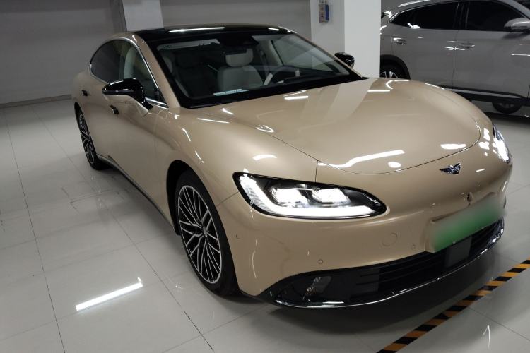 Used Yuanhang Y6 2023 720 km Range Rear-Drive Luxury Version Front Right 45 Deg