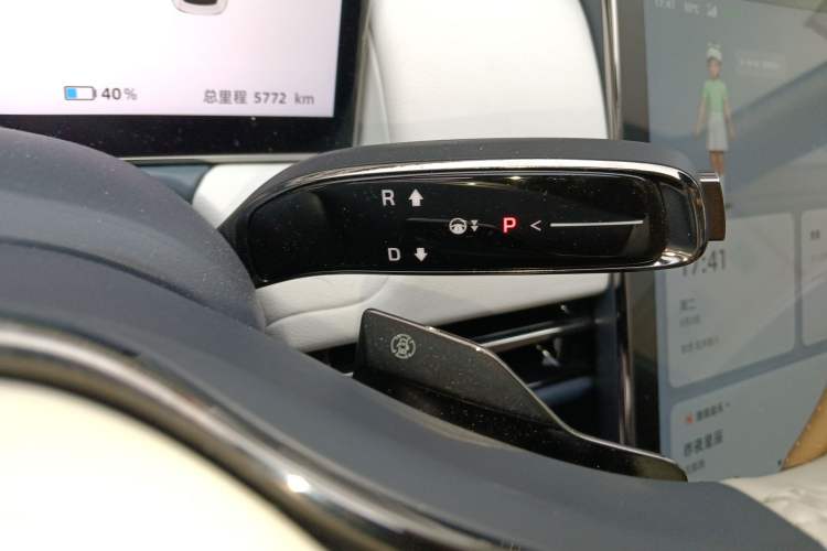 Used Yuanhang Y6 2023 620 km All-Wheel Drive Premium Edition Gear Lever