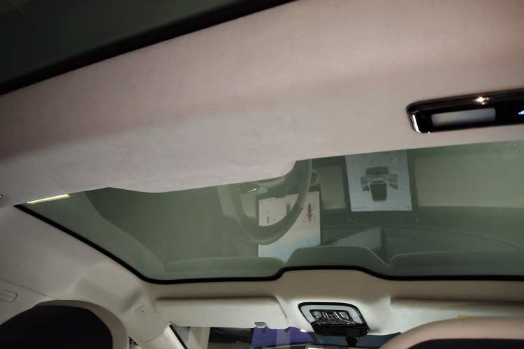 Used Yuanhang Y6 2023 720 km Range Rear-Drive Luxury Version Headliner